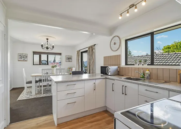 Retreat-spacious 4 Bedroom * Rotorua